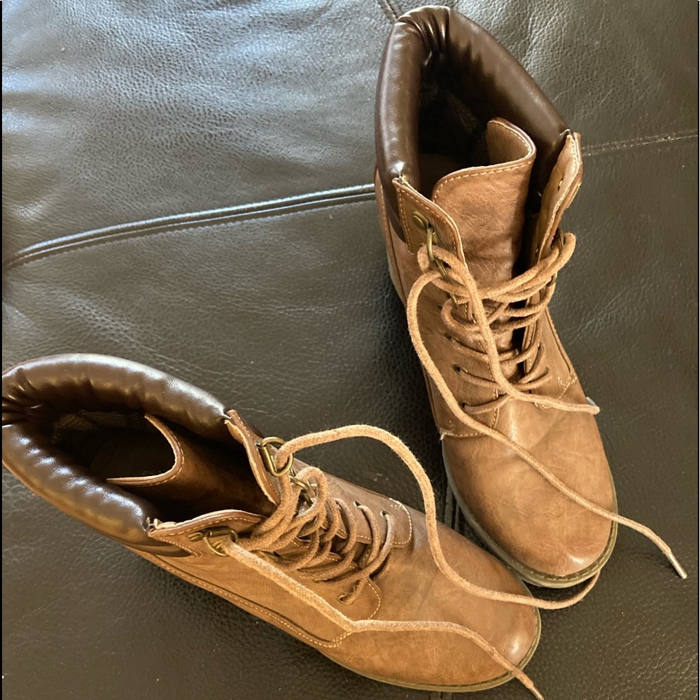 Refresh Women’s Lace-up Boots